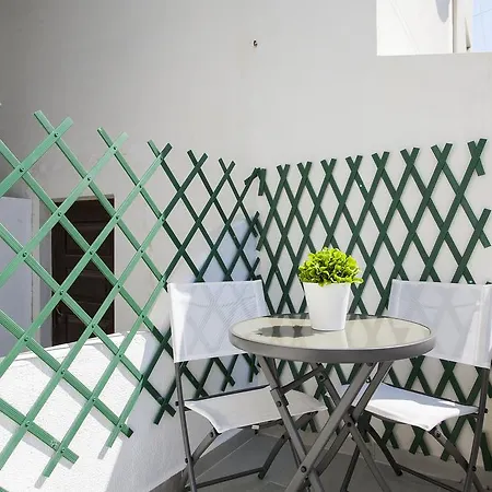 Apartment Feels Like Center Terrace *
